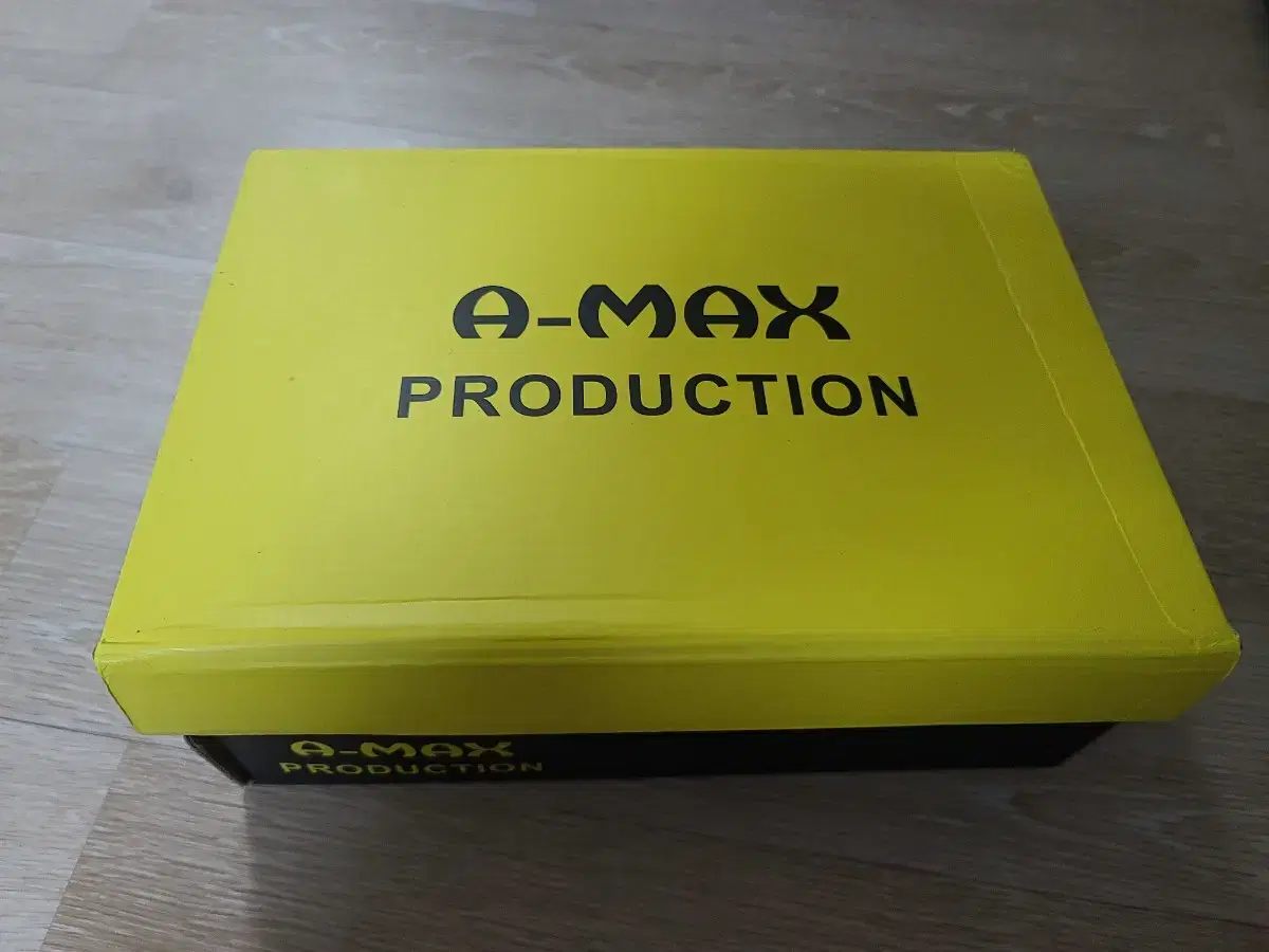 a-max 245사이즈 여자운동화싸게팝니다